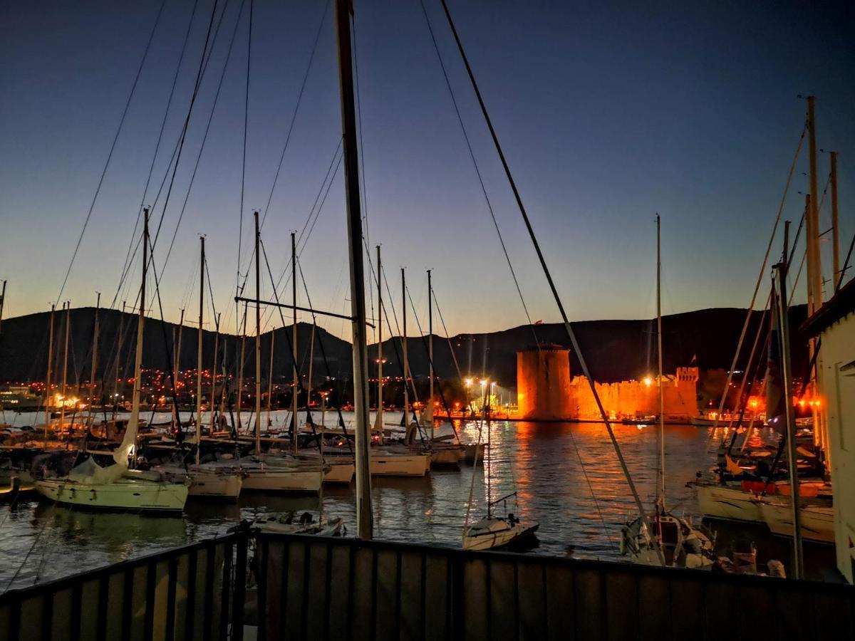 Apartment Okrug Gornji - Trogir With Sea View Exteriör bild