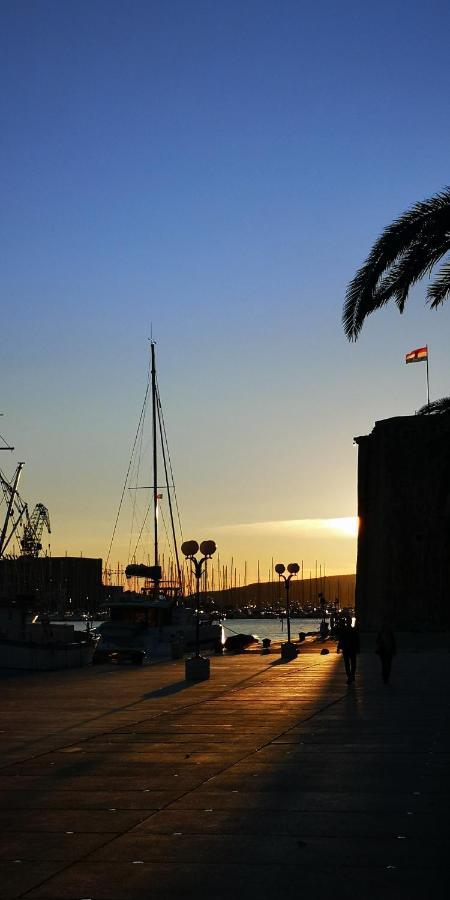 Apartment Okrug Gornji - Trogir With Sea View Exteriör bild