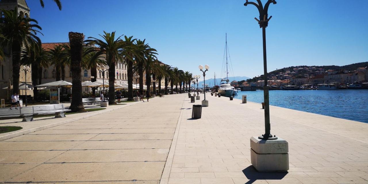 Apartment Okrug Gornji - Trogir With Sea View Exteriör bild