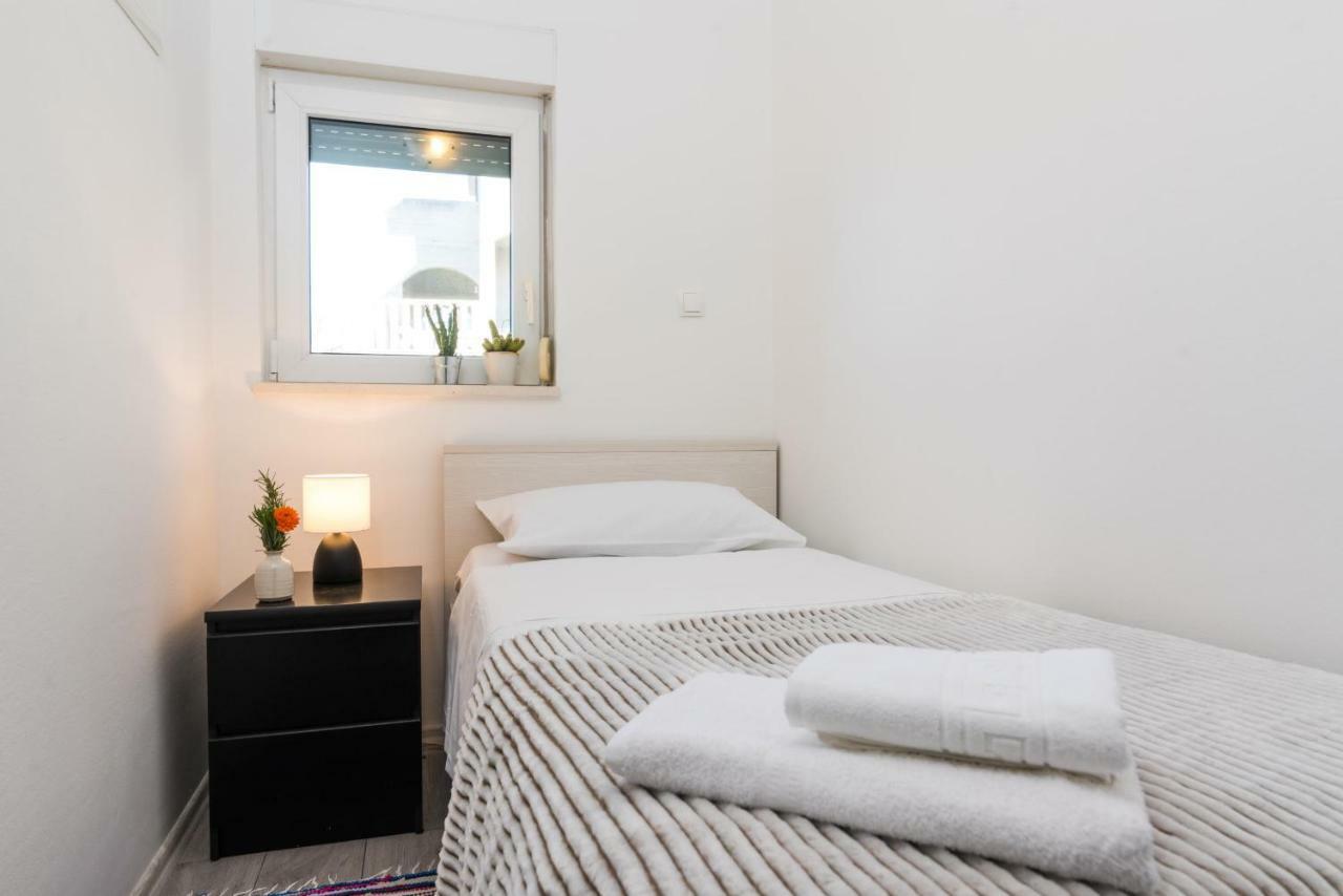 Apartment Okrug Gornji - Trogir With Sea View Exteriör bild