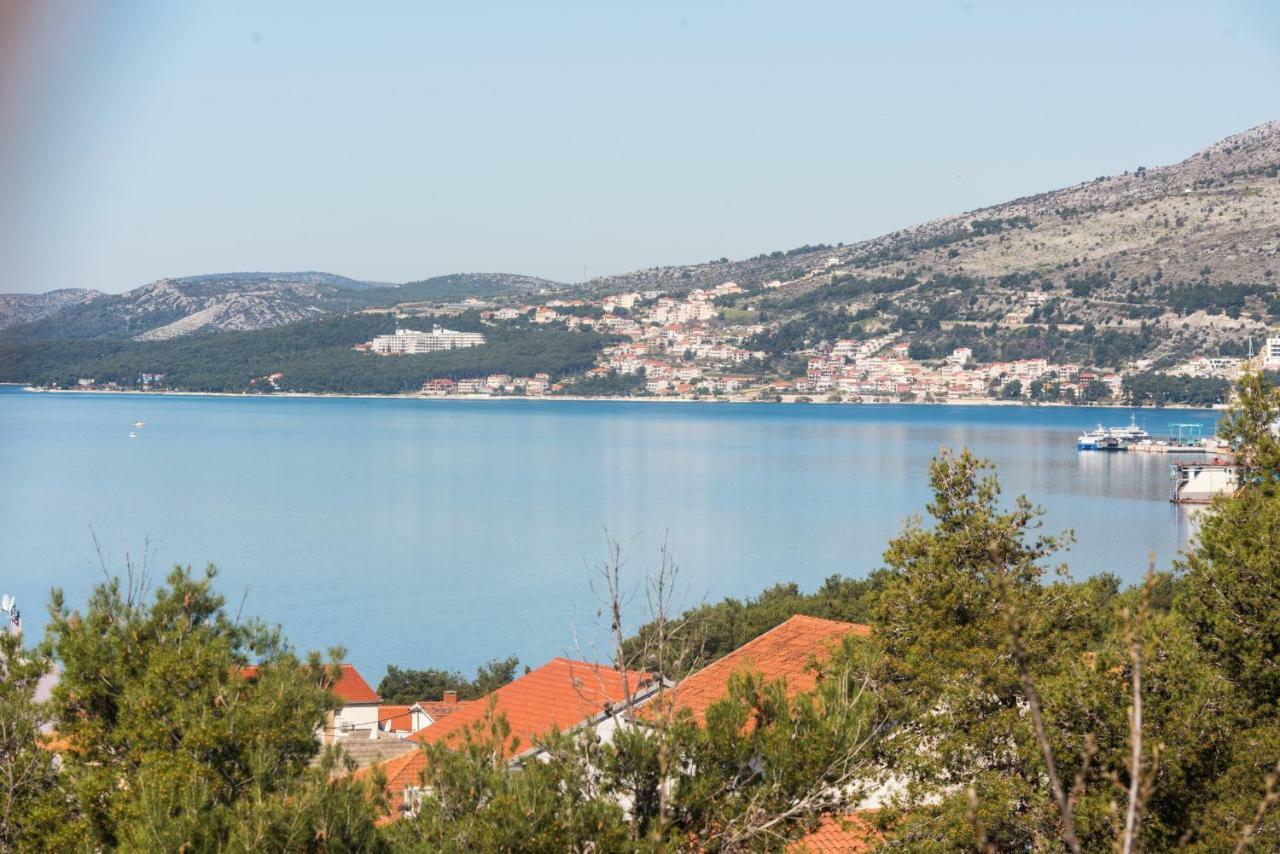 Apartment Okrug Gornji - Trogir With Sea View Exteriör bild