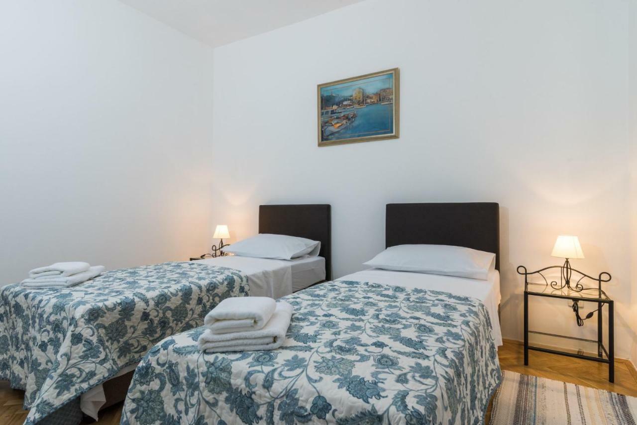 Apartment Okrug Gornji - Trogir With Sea View Exteriör bild