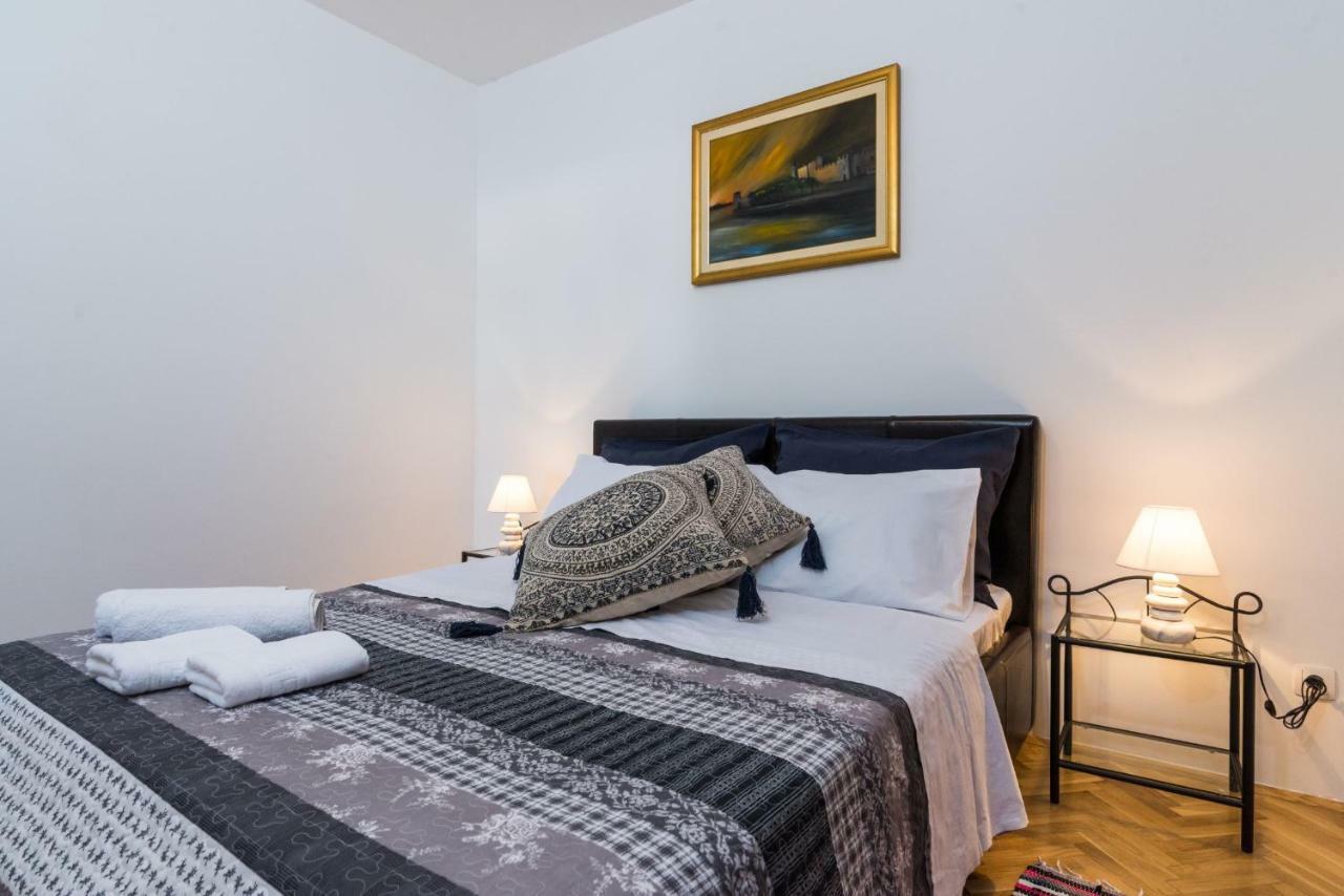 Apartment Okrug Gornji - Trogir With Sea View Exteriör bild