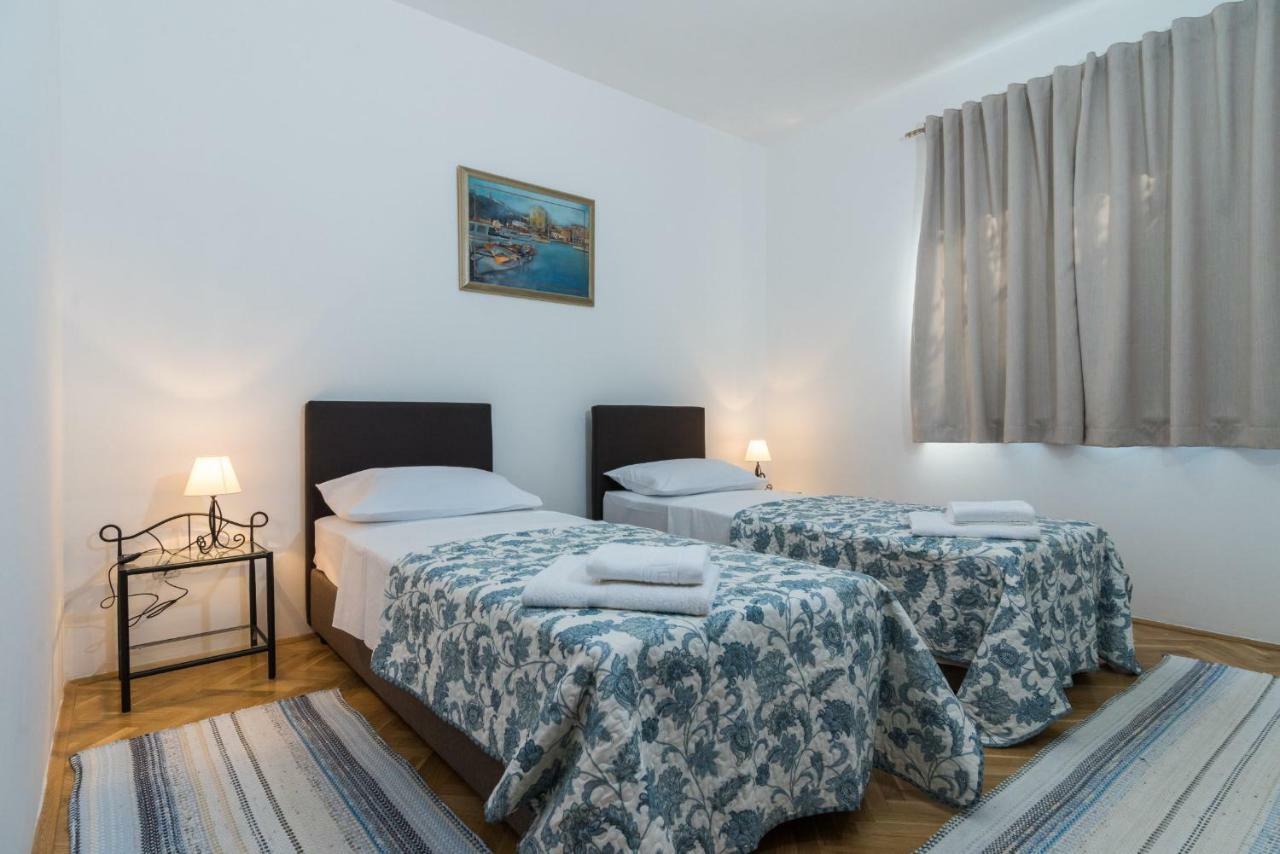 Apartment Okrug Gornji - Trogir With Sea View Exteriör bild