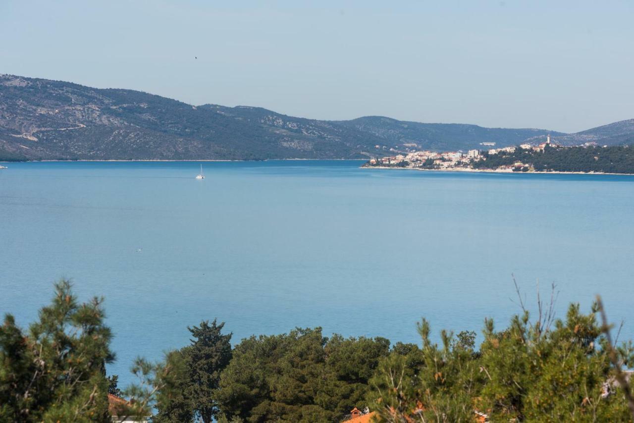 Apartment Okrug Gornji - Trogir With Sea View Exteriör bild