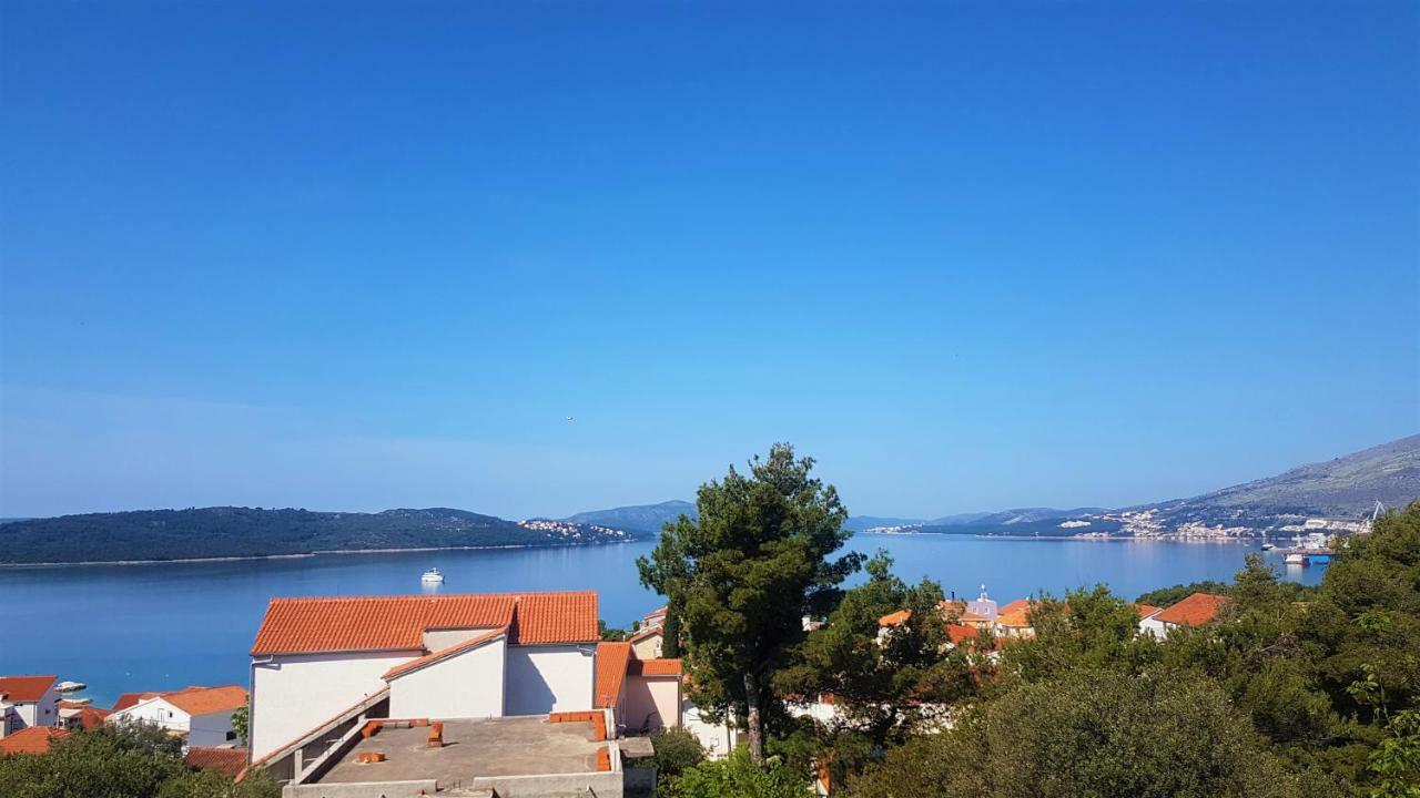 Apartment Okrug Gornji - Trogir With Sea View Exteriör bild